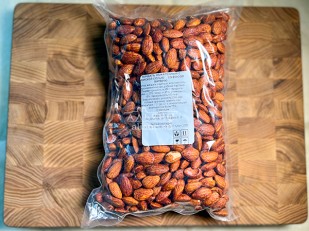 Колбаски ФОМА ЛУКИЧ (с перцем чили) (по 0,5кг): Миндаль ж/с со вкусом 