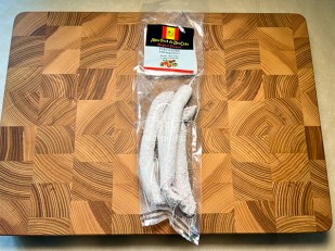 Арахис в глазури: Колбаски сыровяленые Mini Fuet 