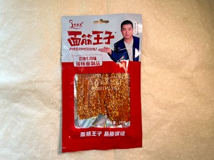 Кальмар со вкусом краба по-шанхайски (ПУТИНА): Мучные полоски КРАСНЫЕ со вкусом пряной говядины 76 гр